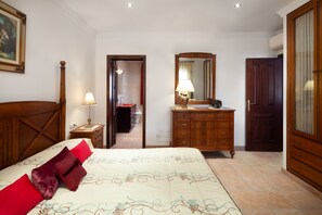 2 bedrooms, free WiFi, bed sheets - Villa 'Casa La Mirada' with Sea View, Pool & Wi-Fi (competa)