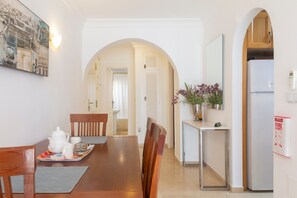Dining - Apartment '9A Escorpio' with Mountain View, Pool & Wi-Fi (El Paraiso)