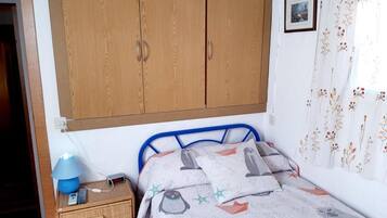 4 habitaciones, tabla de planchar con plancha y wifi gratis
