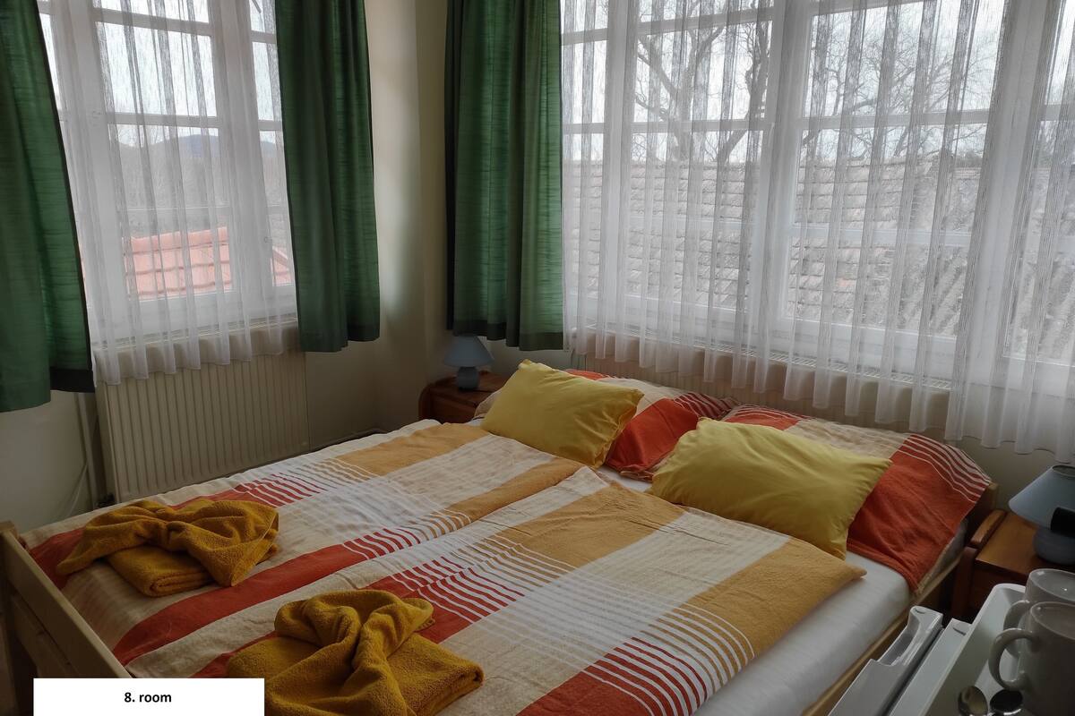 Blackout curtains, travel cot, free WiFi, bed sheets