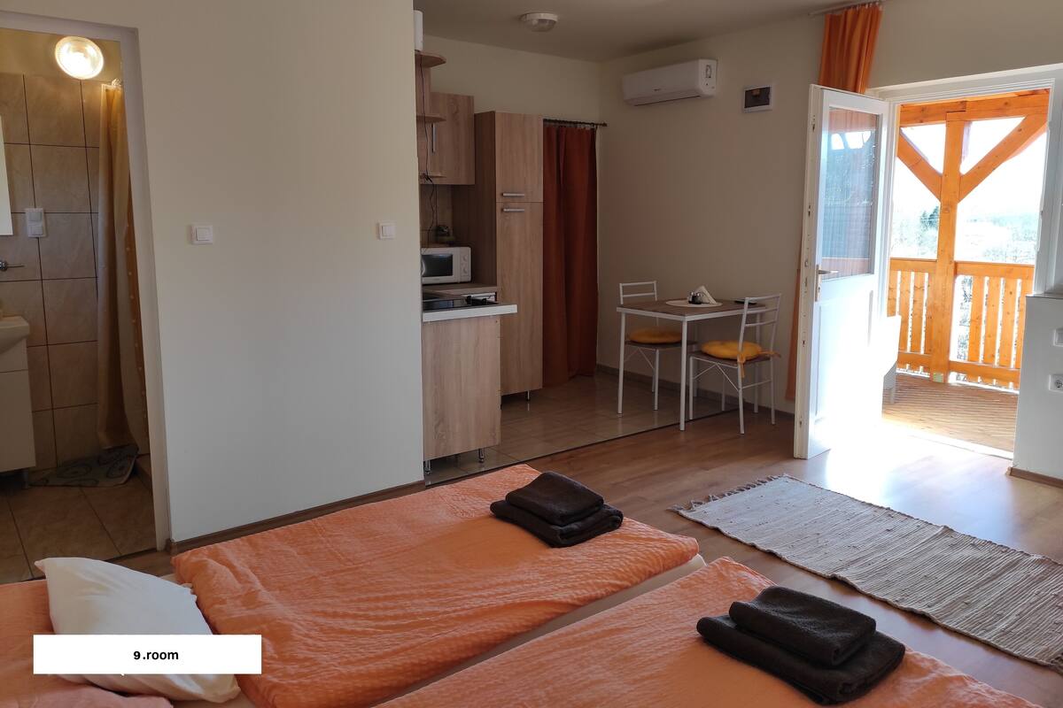 Blackout drapes, travel crib, free WiFi, bed sheets