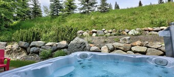 Warm and Beautiful Woodhaven Townhome at Sun Peaks