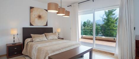 3 habitaciones, tabla de planchar con plancha y wifi gratis