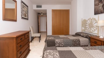 3 dormitorios, tabla de planchar con plancha, wifi gratis y ropa de cama