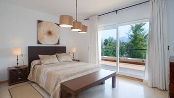 3 dormitorios, tabla de planchar con plancha, wifi gratis y ropa de cama