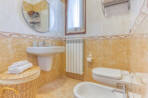 Een douche, een haardroger