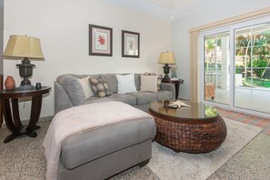 Condo, 2 Bedrooms | Living area