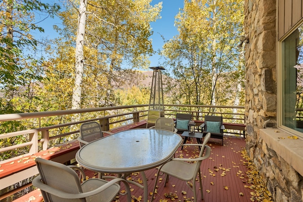 Condo, 2 habitaciones | Restaurante al aire libre