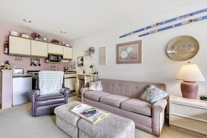 Studio | Living room - Cedar Lodge 221 Condo by Redawning (Frisco)