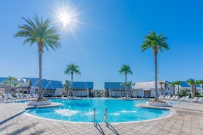 タウンホーム 3 ベッドルーム | プール