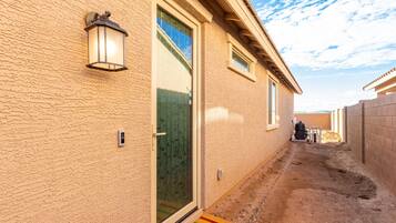 House, 1 Bedroom | Exterior