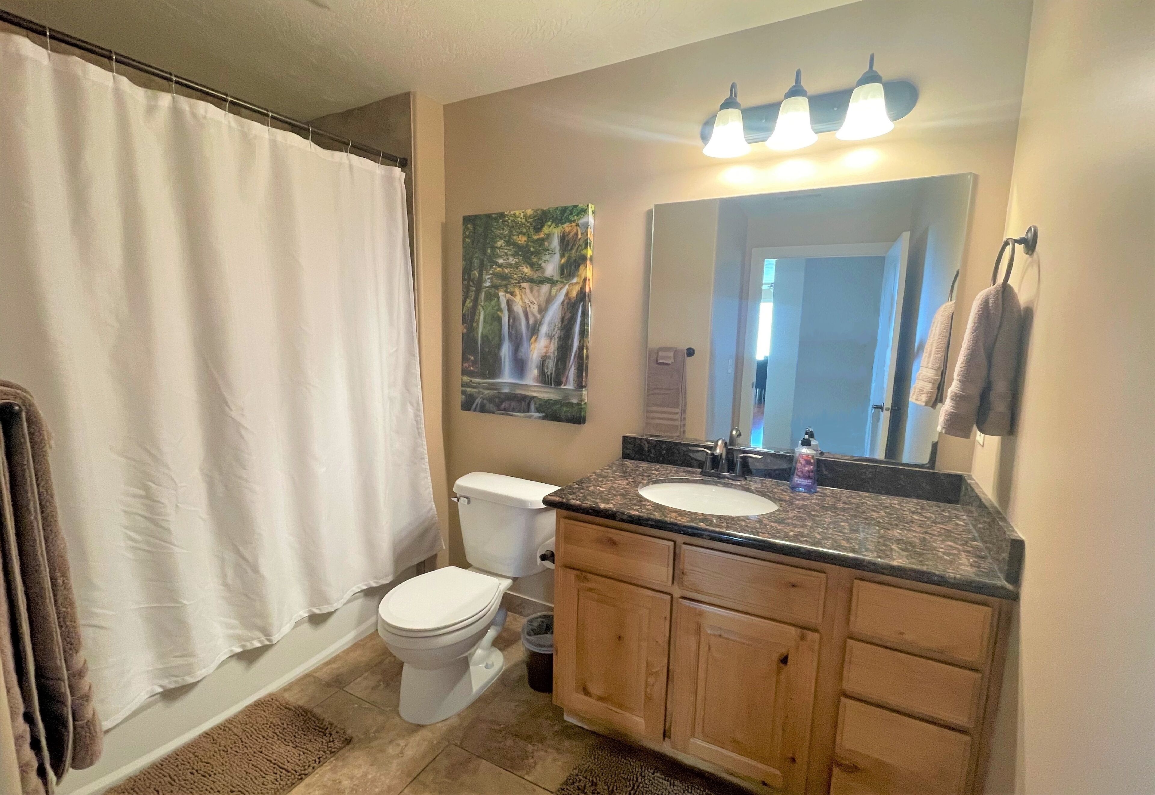 New Bridges D414 Listing 3 Bedroom Condo by Redawning