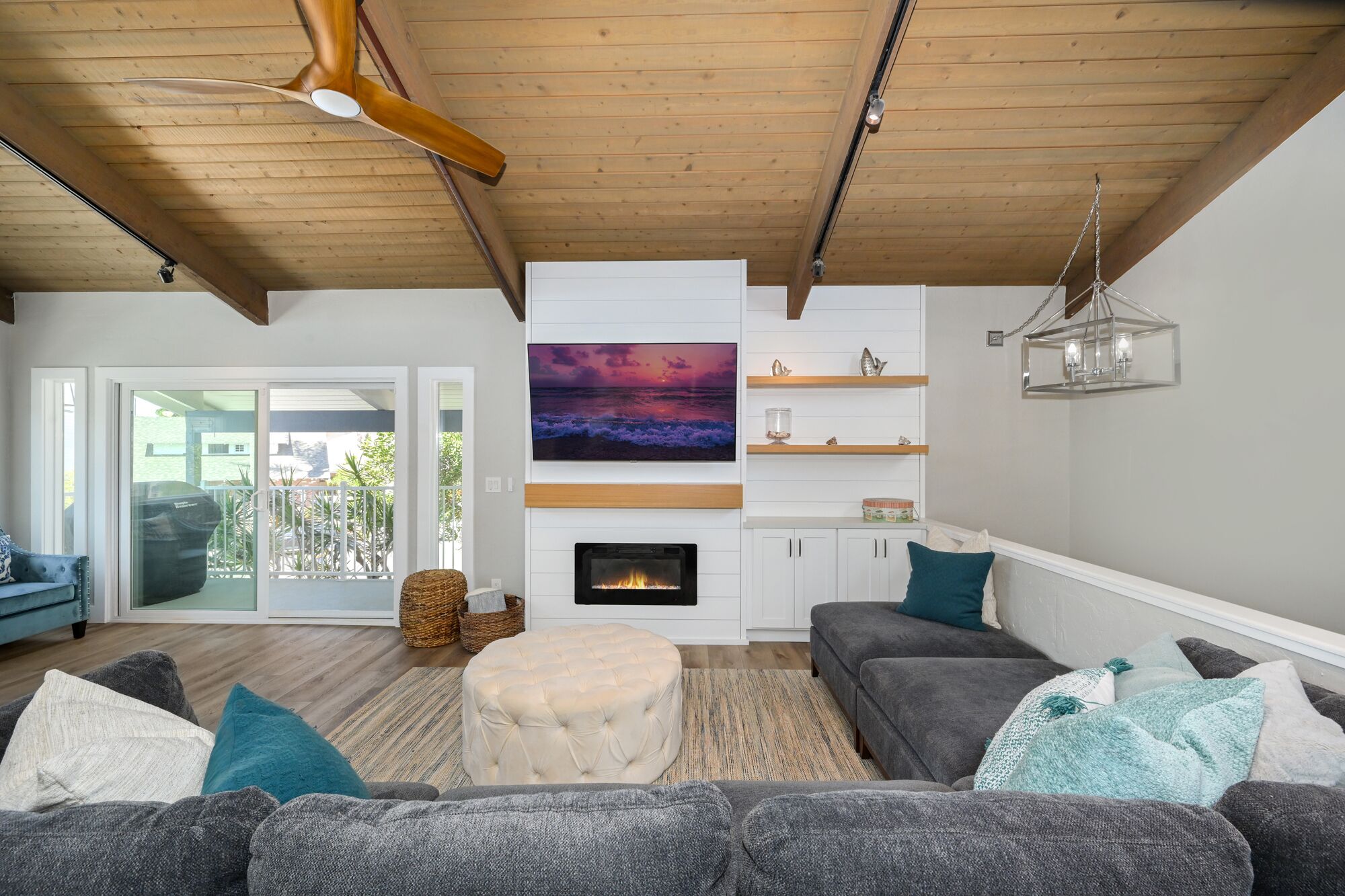 Brand New Modern Home by the Beach w/ Patio & BBQ