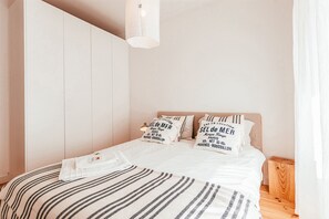 2 bedrooms, iron/ironing board, free WiFi, bed sheets