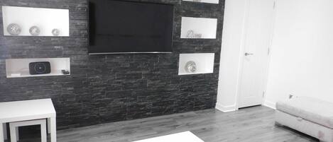 TV, Netflix, streaming services