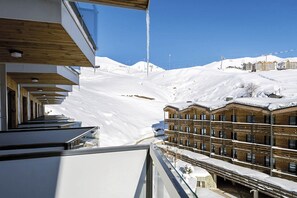 Superior Suite | In-room safe, soundproofing, iron/ironing board, free WiFi - Residence Gudauri Hills (Kazbegi)