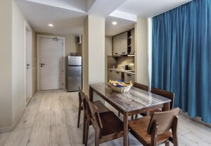 Deluxe Apartment | In-room safe, soundproofing, iron/ironing board, free WiFi