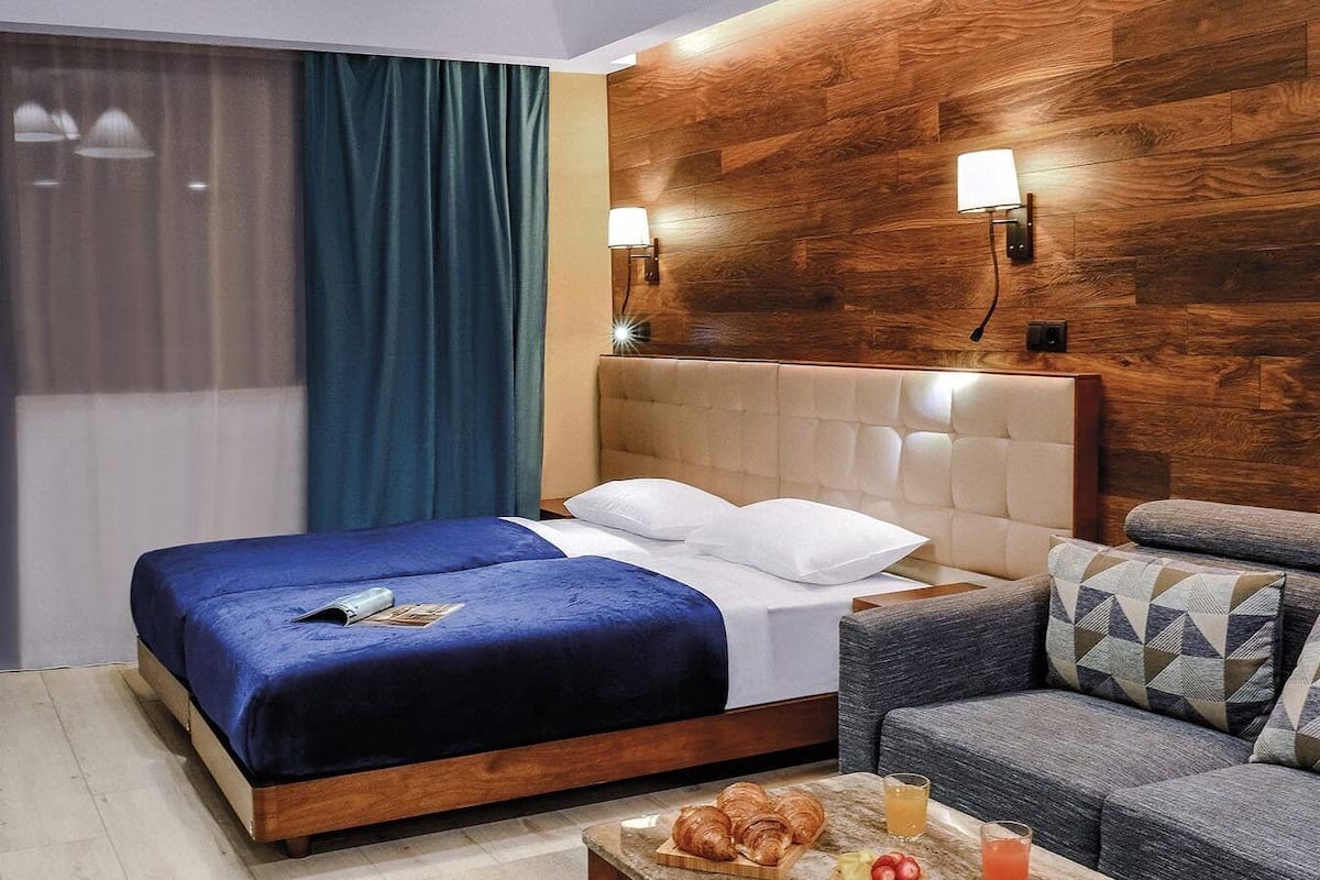 Deluxe Apartment | In-room safe, soundproofing, iron/ironing board, free WiFi