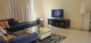 TV - Family Fun - 25 min from CBD (Truganina)