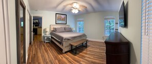 4 bedrooms, desk, iron/ironing board, WiFi