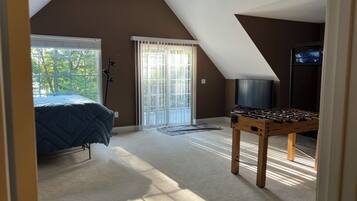 4 habitaciones, escritorio, tabla de planchar con plancha y wifi