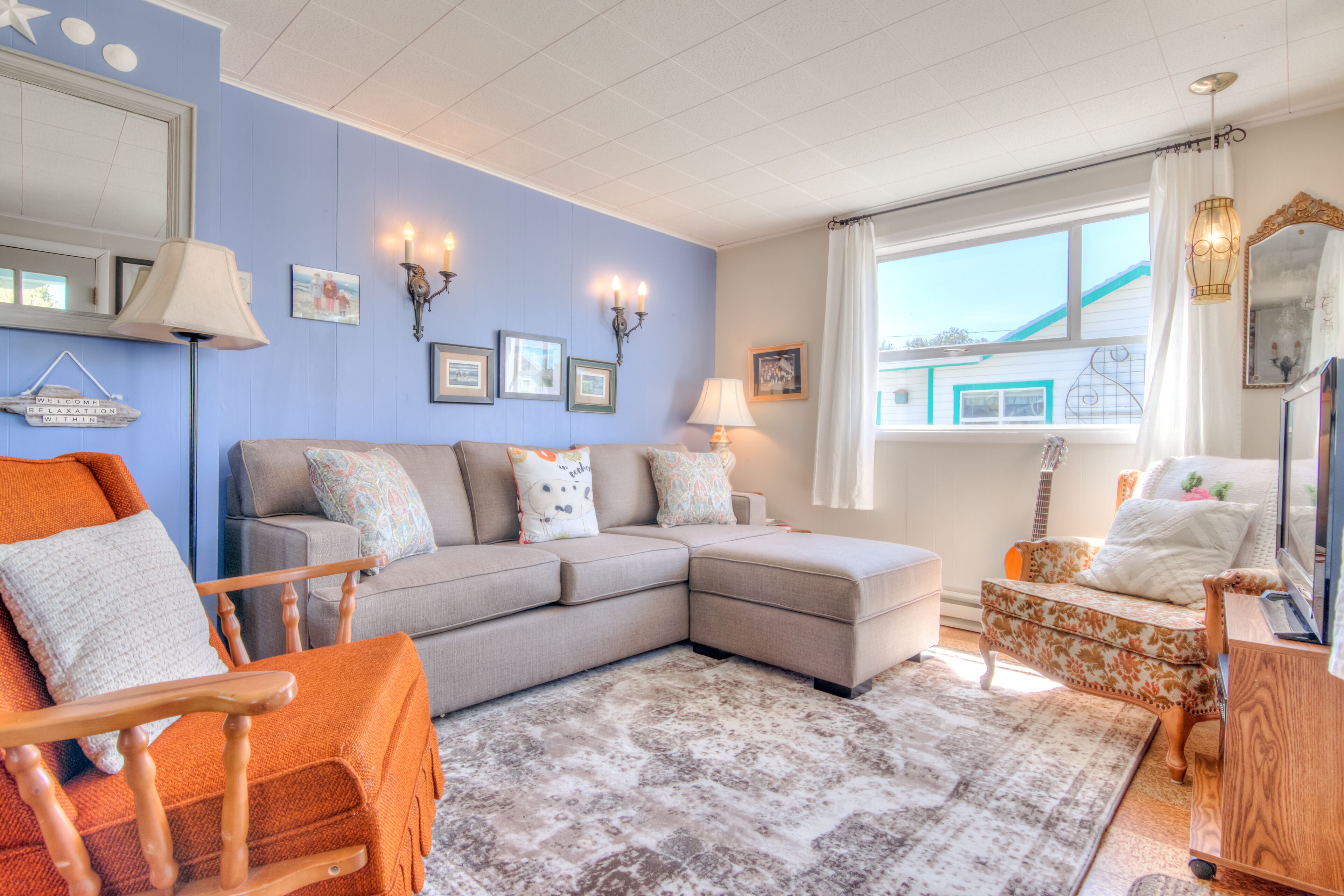 Neskowin Cottage Steps from the Beach and Charming Village!