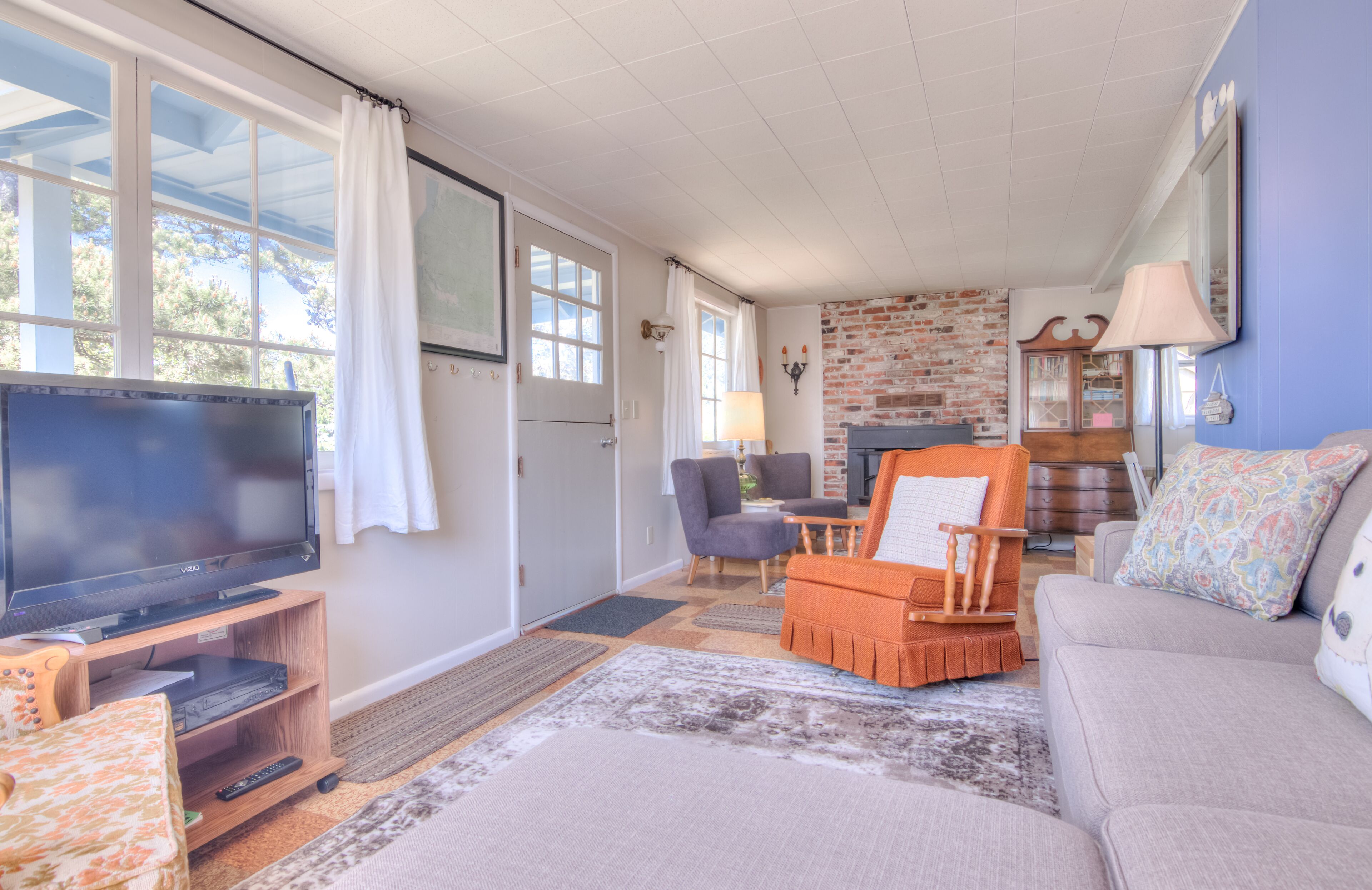Neskowin Cottage Steps from the Beach and Charming Village!