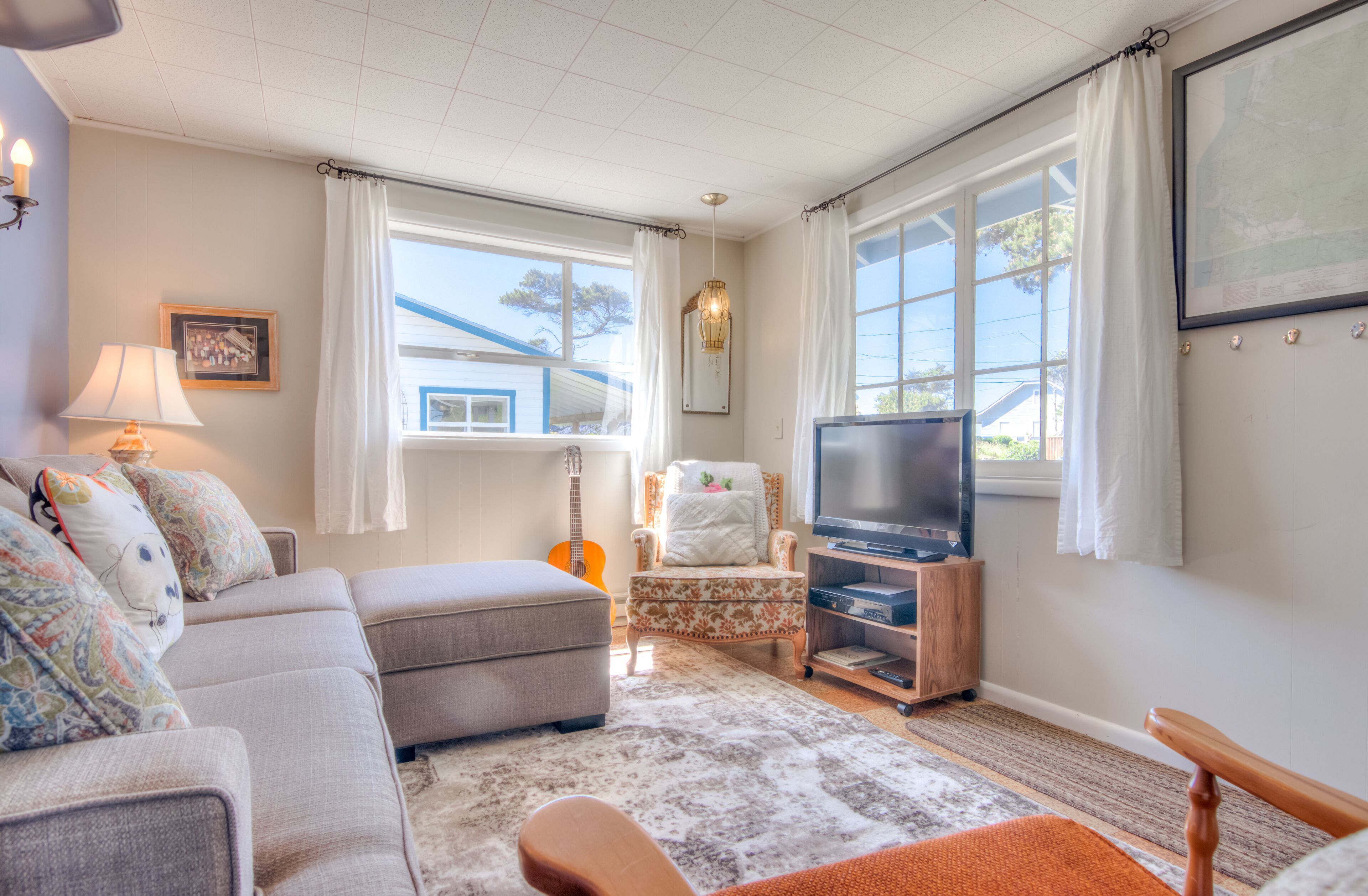 Neskowin Cottage Steps from the Beach and Charming Village!