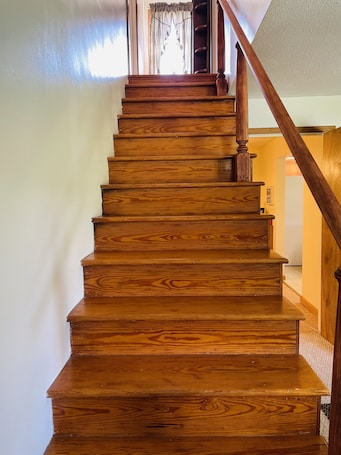 Interior. Chad’s place 4- Bedroom 2-BR home at Smoke Hole Wi-Fi -Pet Friendly- sleeps 8-10
