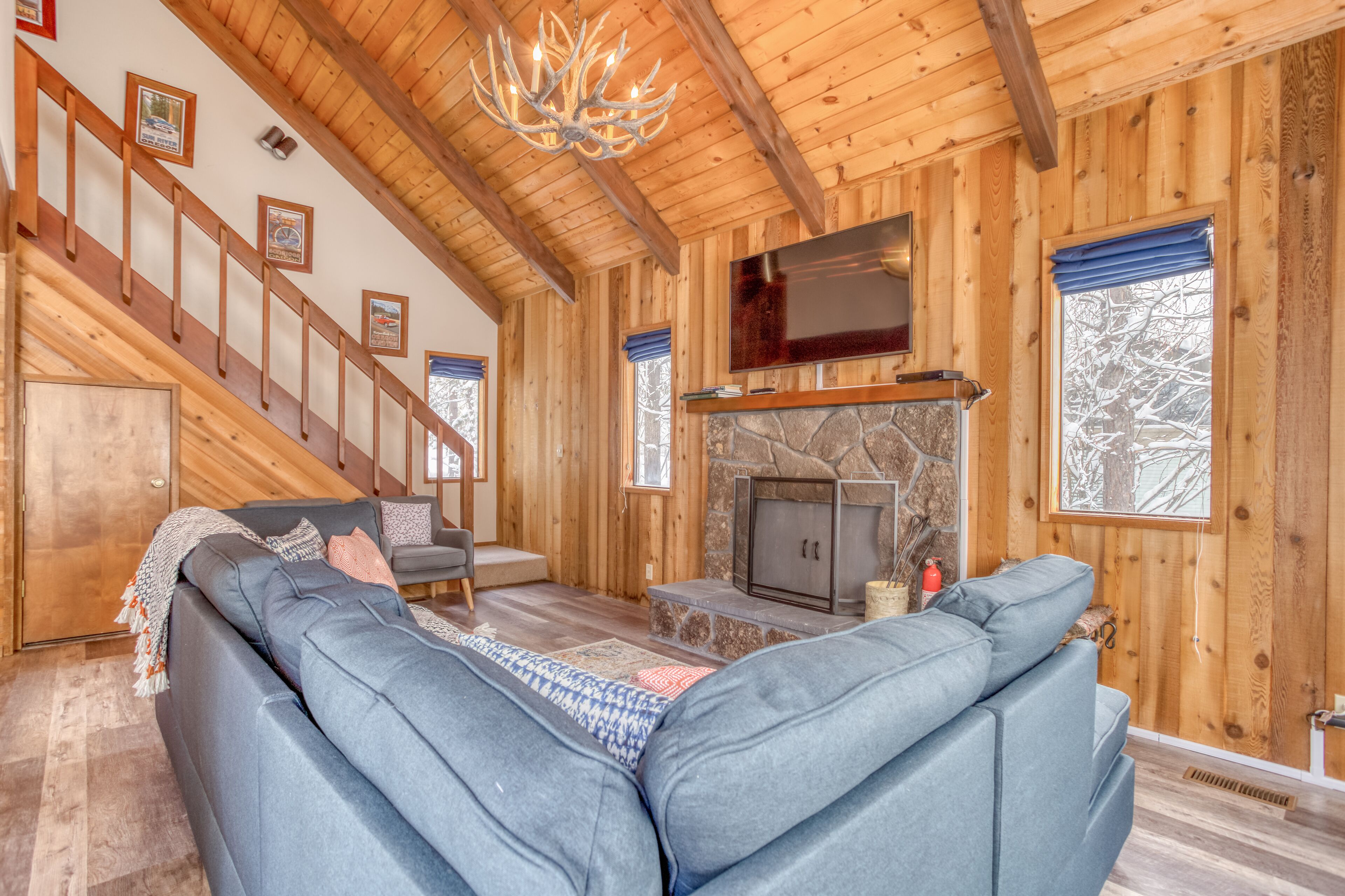 Charming Sunriver Cottage has Hot Tub, Near SHARC!