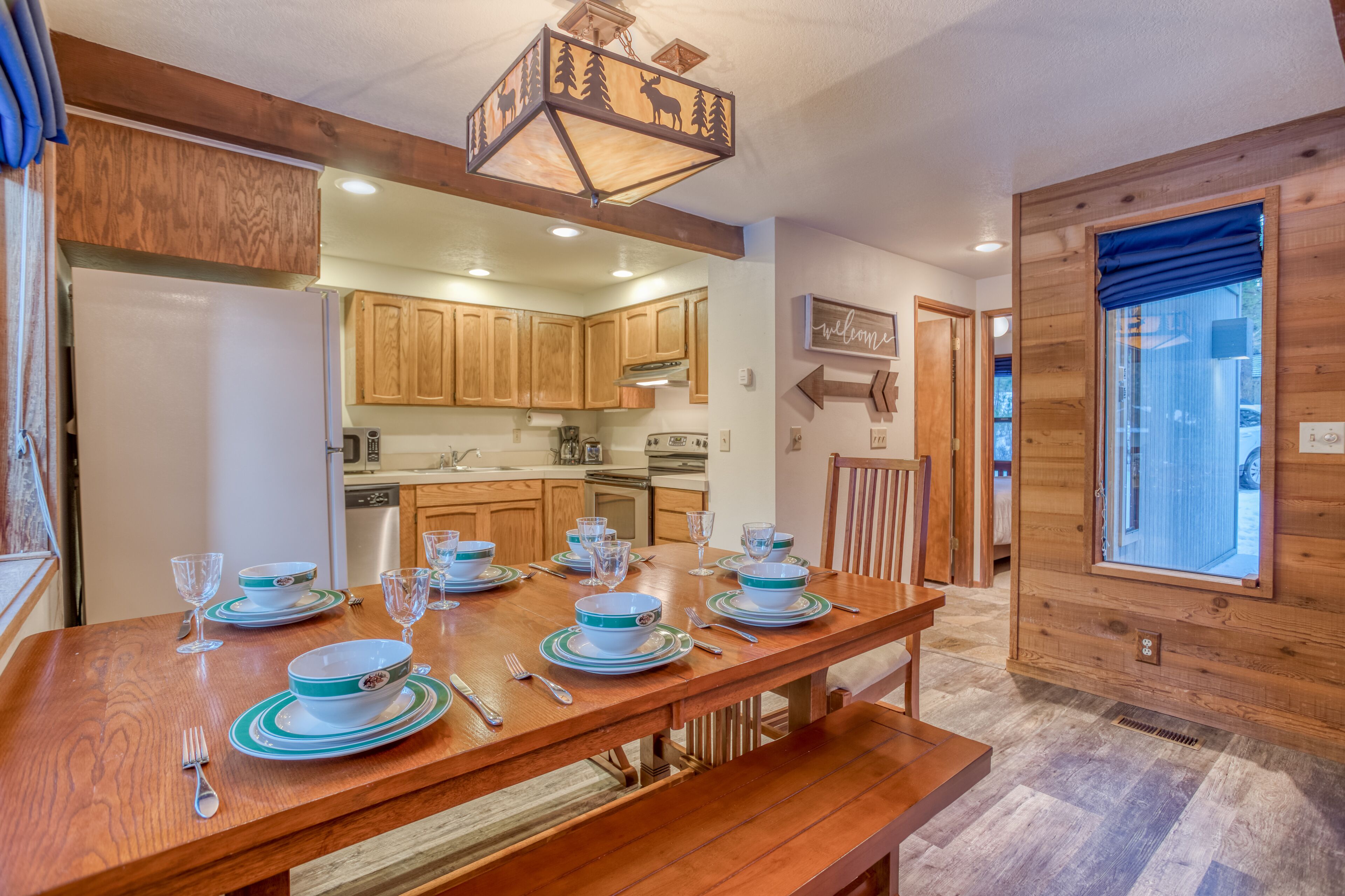 Charming Sunriver Cottage has Hot Tub, Near SHARC!