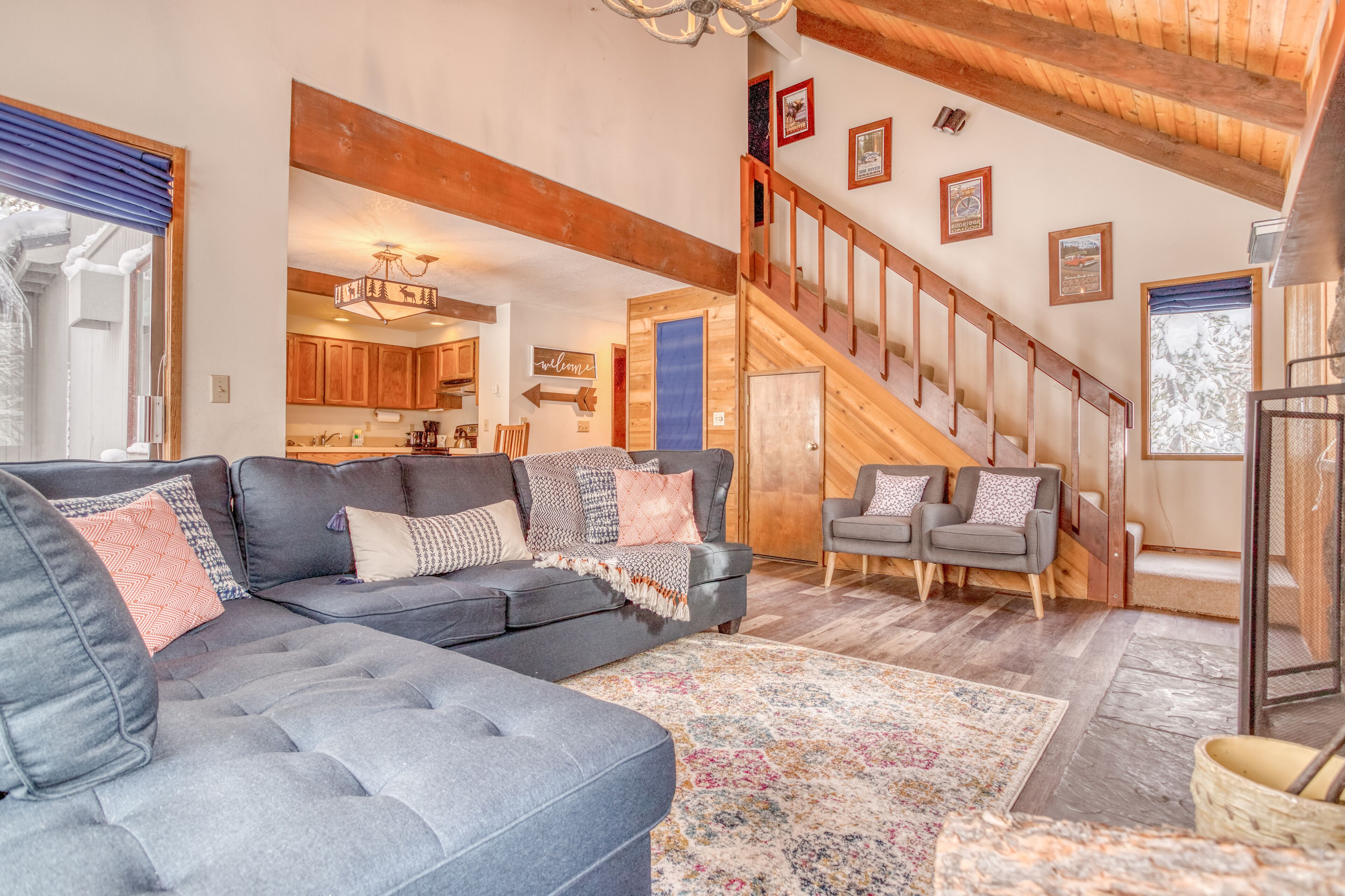 Charming Sunriver Cottage has Hot Tub, Near SHARC!