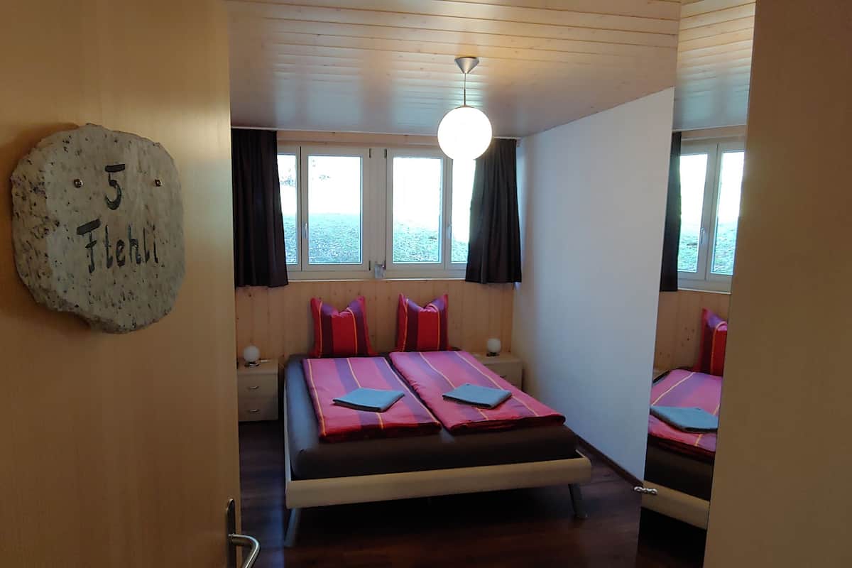 Tweepersoonskamer (Flehli) | 1 slaapkamer, luxe beddengoed, verduisterende gordijnen