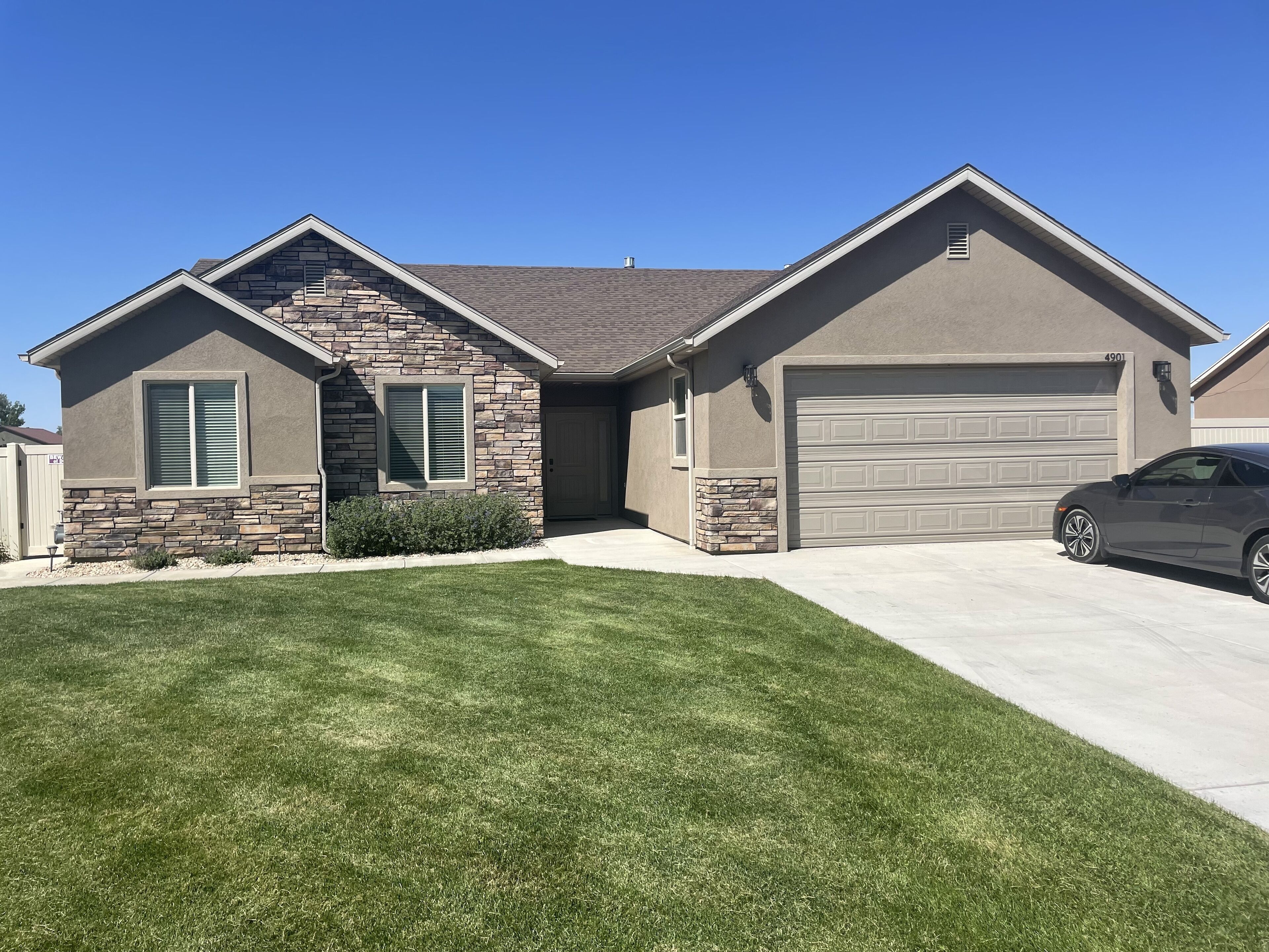 Beautiful home in quiet neighborhood 15 min from most anything