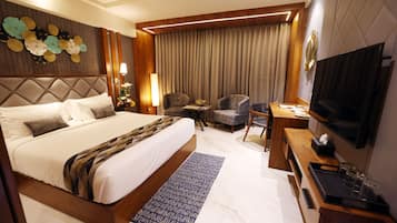 Executive Room | 1 bedroom, premium bedding, memory foam beds, free minibar items