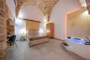 Classic Double Room | Minibar, in-room safe, desk, iron/ironing board - Corte Janca (Montesano Salentino)