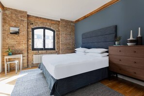 2 bedrooms, iron/ironing board, free WiFi, bed sheets - Tyers Gate II by onefinestay (London)