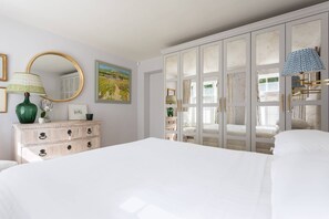2 chambres, fer et planche Ă repasser, Wi-Fi gratuit, draps fournis