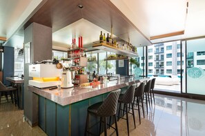 Bar (on property) - Pool Views De Luxe at Arcadia Beach Resort (Pattaya)