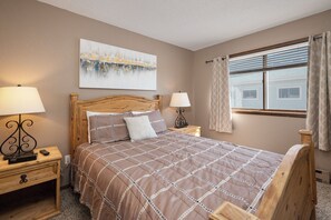 3 bedrooms, internet, bed sheets