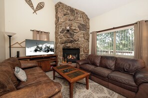Fernseher, Kamin