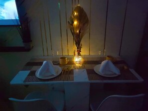 Dining - Cozy and Relaxing Unit in Metro Manila (Mandaluyong)
