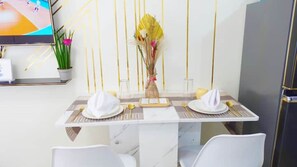 Dining - Cozy and Relaxing Unit in Metro Manila (Mandaluyong)