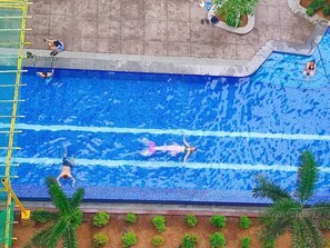 Outdoor pool - Cozy and Relaxing Unit in Metro Manila (Mandaluyong)