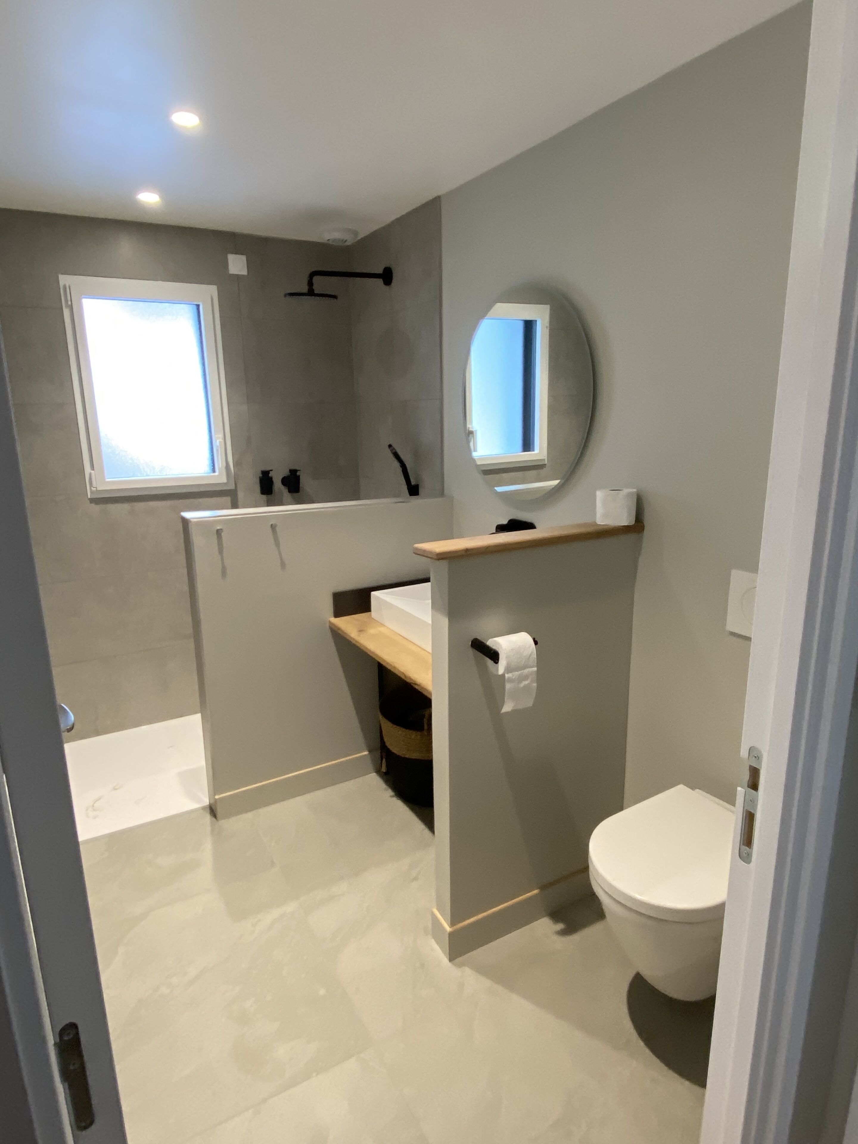 Villa with indoor pool, close to the beaches