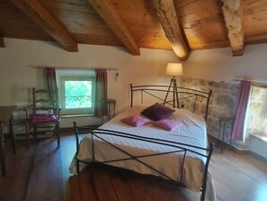 4 Schlafzimmer, Bügeleisen/Bügelbrett, Reisekinderbett, WLAN