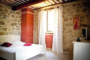 4 Schlafzimmer, Bügeleisen/Bügelbrett, Reisekinderbett, WLAN