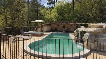 Piscine extérieure, piscine chauffée