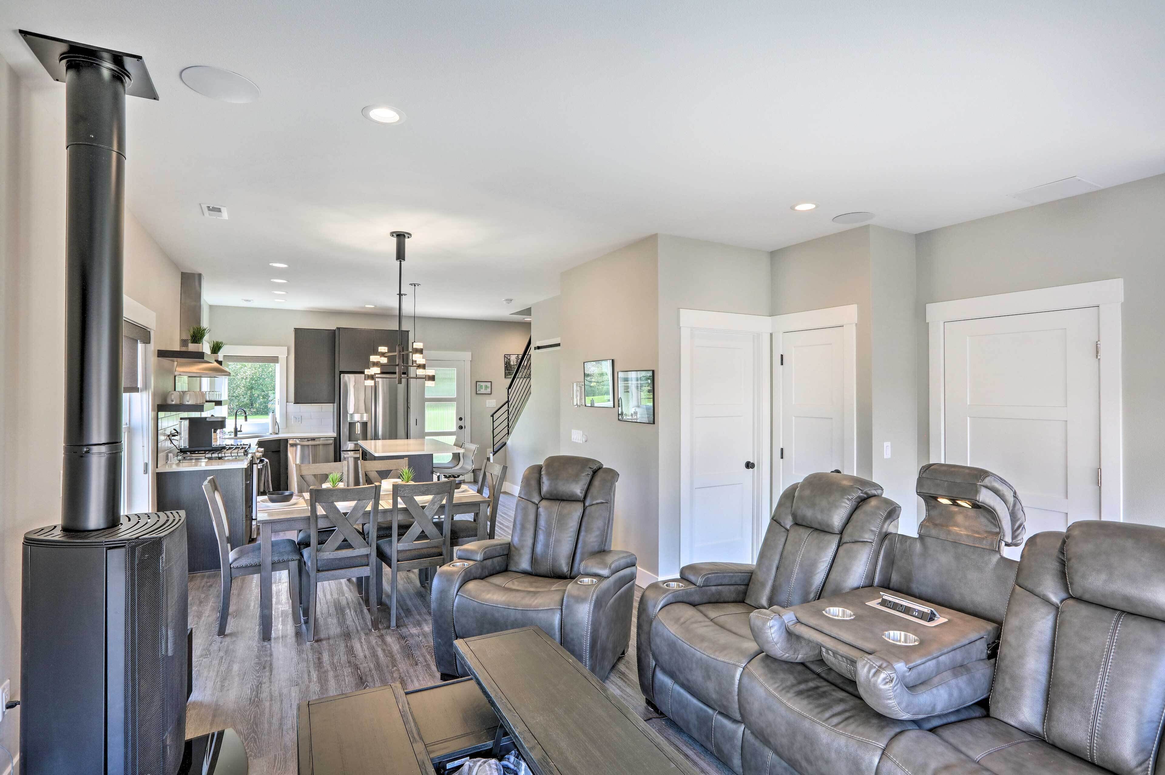 Brand New Red Lodge Home w/ Private Hot Tub!