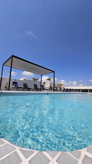 2 piscinas externas